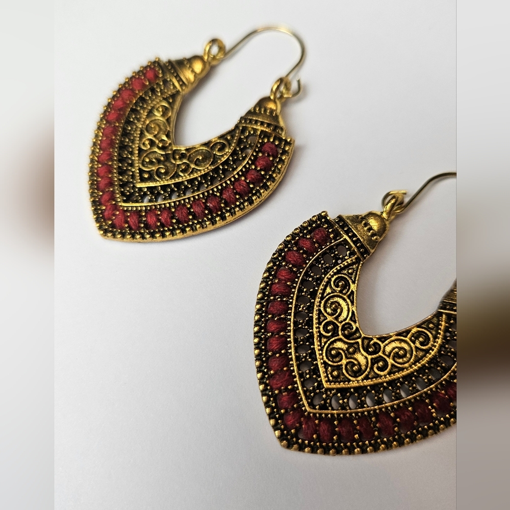 Elegant Gold and Red Filigree Earrings (NWOT)